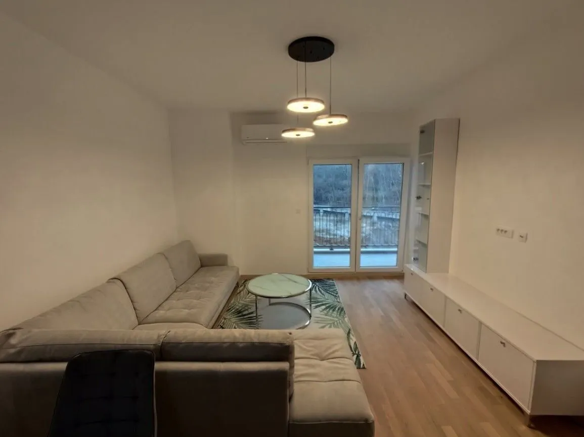 Prodaja, dvosoban stan, 79m², Malo Brdo, Podgorica
