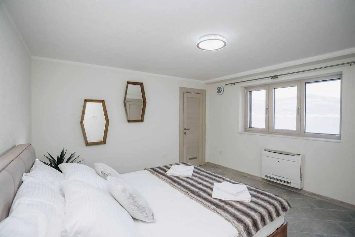 Prodaja, kuća, 300m², Krašići, Tivat