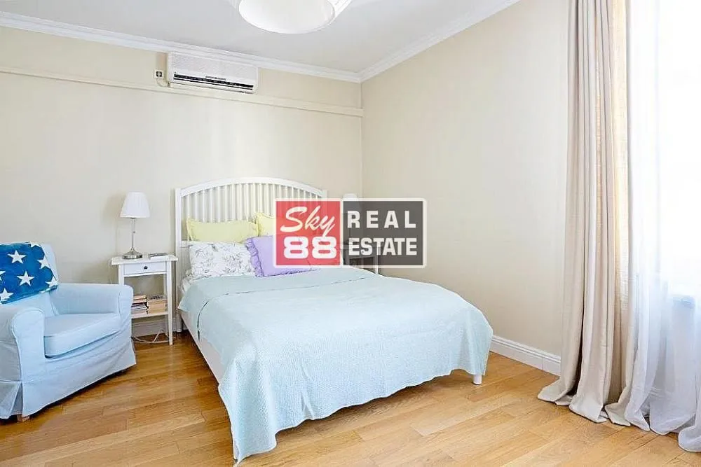 Prodaja, kuća, 400m², Golf Naselje, Beograd
