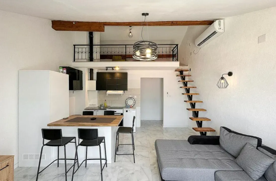 Izdavanje, dvosoban stan, 50m², Dobrota, Kotor