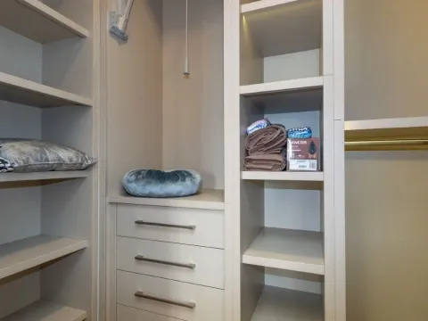 Rent, three bedroom apartment, 275m², Podgorica, Crna Gora - image 12