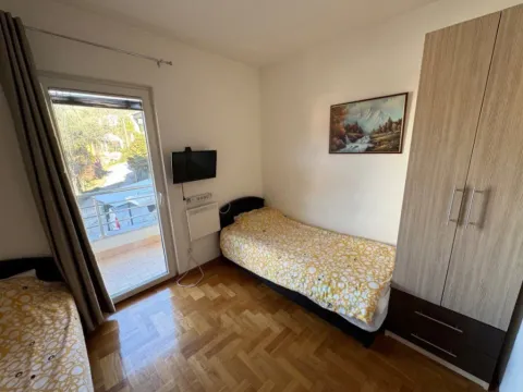 Rent, two bedroom apartment, 65m², Đenovići, Herceg Novi - image 5