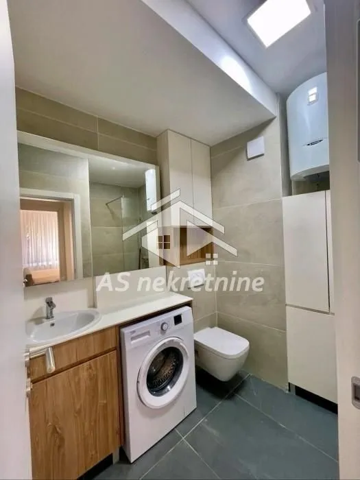 Rent, three bedroom apartment, 60m², Vračar Sve Podlokacije, Beograd