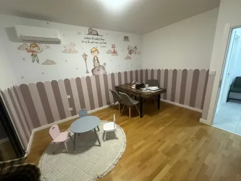 Rent, two bedroom apartment, 50m², Tivat, Crna Gora - image 4