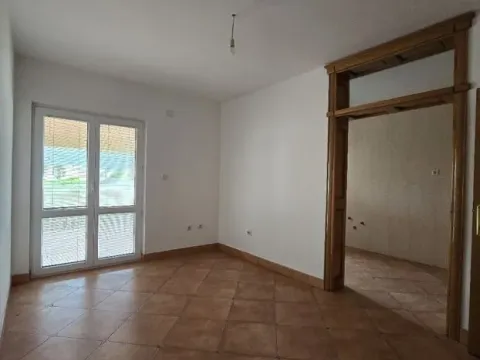 Prodaja, kuća, 500m², Bar, Crna Gora - image 9