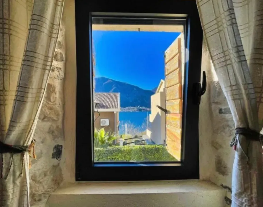 Prodaja, jednosoban stan, 38m², Dobrota, Kotor