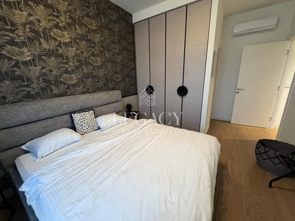 Izdavanje, trosoban stan, 79m², Savski Venac, Beograd