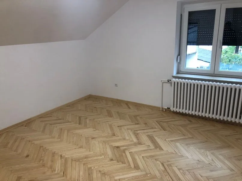 Izdavanje, kuća, 205m², Batajnica, Beograd