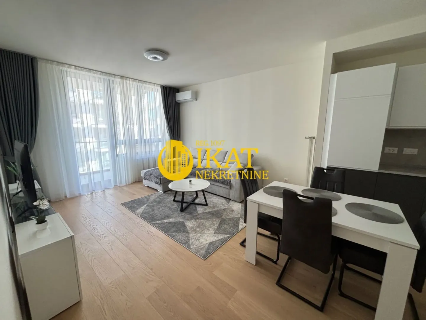 Rent, two bedroom apartment, 56m², Savski Venac, Beograd