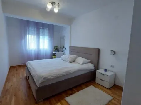 Izdavanje, dvosoban stan, 70m², Centar, Tivat - image 8