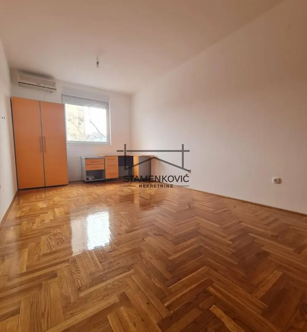 Prodaja, stan, 24m², Grbavica, Novi Sad Sve Podlokacije