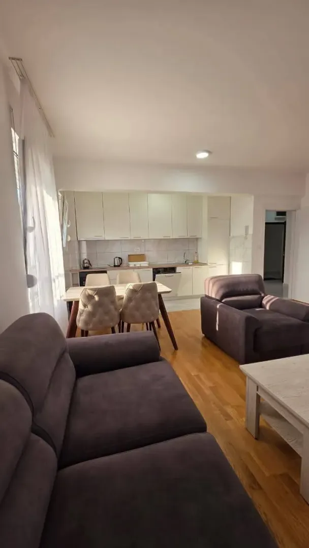 Prodaja, dvosoban stan, 70m², 1 maj, Podgorica