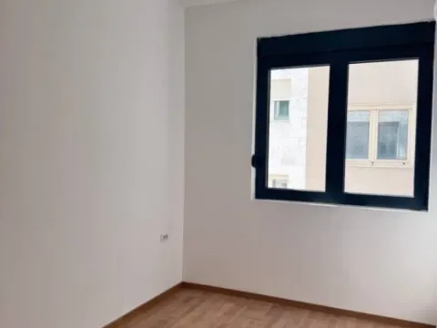 Sale, one bedroom apartment, 39m², Bečići, Budva - image 4