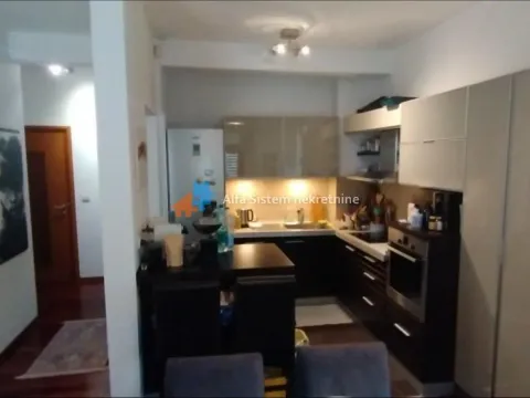 Izdavanje, trosoban stan, 95m², Savski Venac, Beograd - image 24