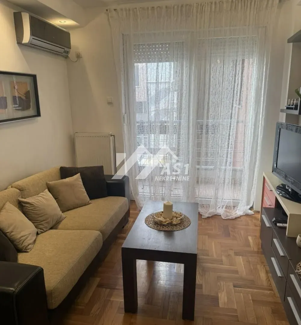 Izdavanje, jednosoban stan, 38m², Grbavica, Novi Sad Sve Podlokacije