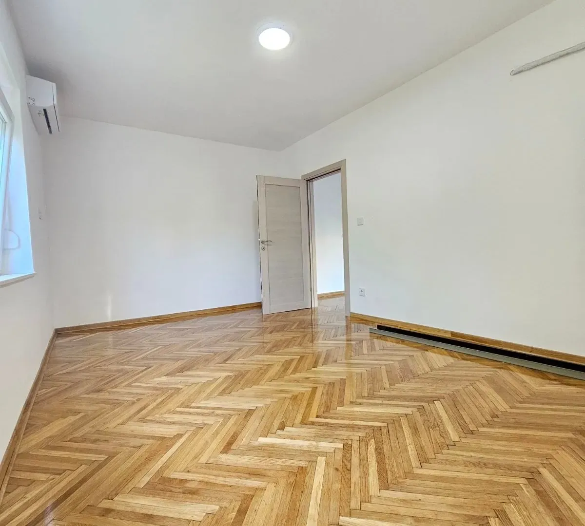 Sale, office space, 58m², Preko Morače, Podgorica