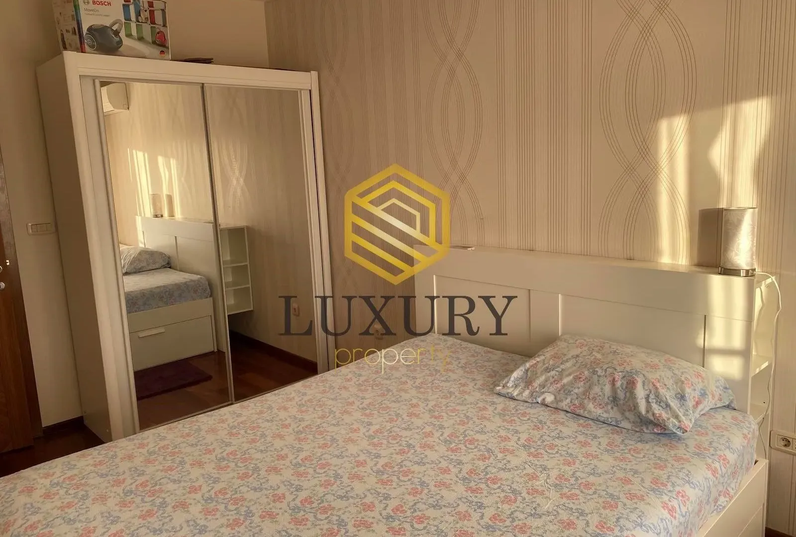 Izdavanje, jednosoban stan, 53m², Centar, Podgorica