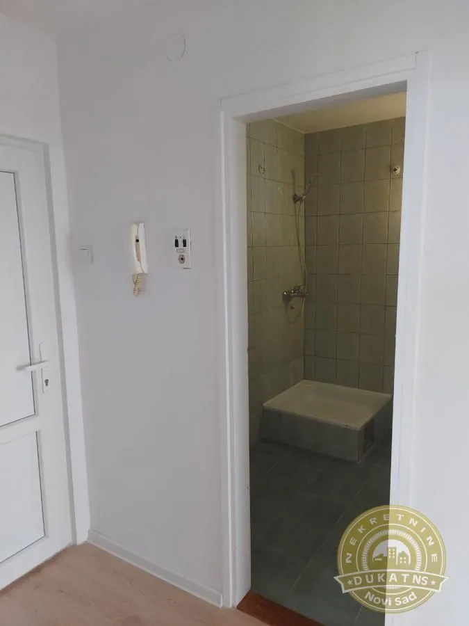 Prodaja, trosoban stan, 61m², Bulevar Oslobodjenja, Novi Sad Sve Podlokacije