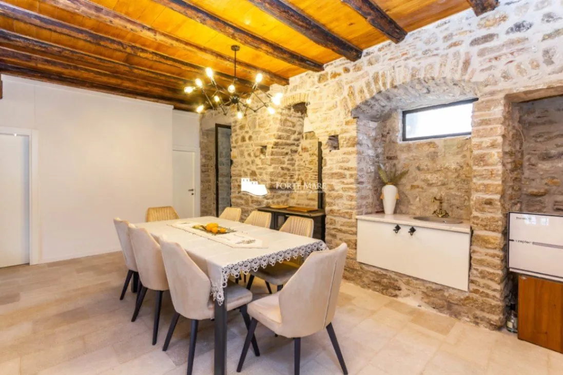 Prodaja, dvosoban stan, 68m², Srbina, Herceg Novi