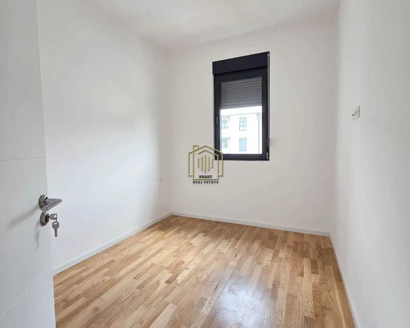 Izdavanje, jednosoban stan, 64m², Tološi, Podgorica