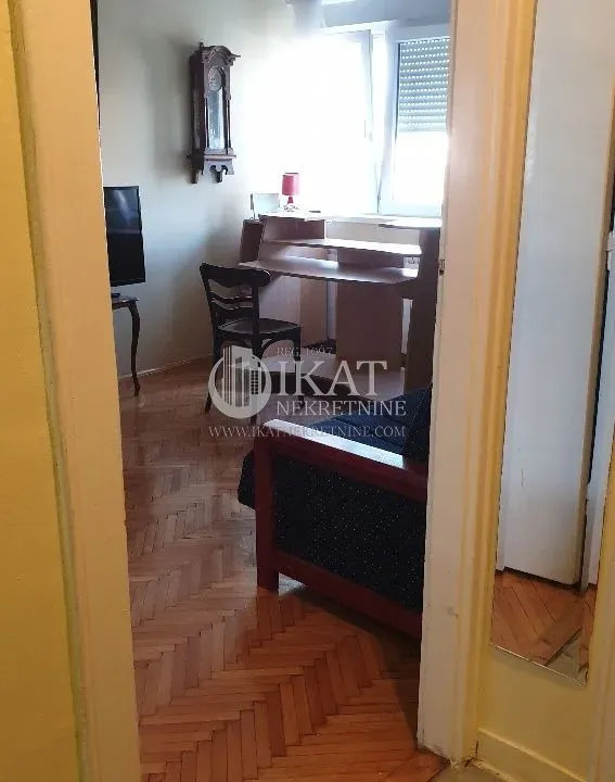 Izdavanje, jednosoban stan, 30m², Savski Venac, Beograd