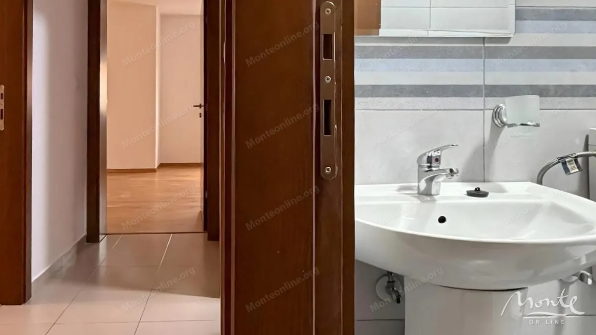 Prodaja, dvosoban stan, 73m², Tuški Put, Podgorica