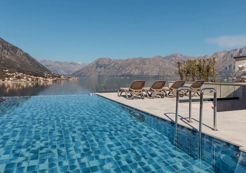 Prodaja, trosoban stan, 105m², Dobrota, Kotor