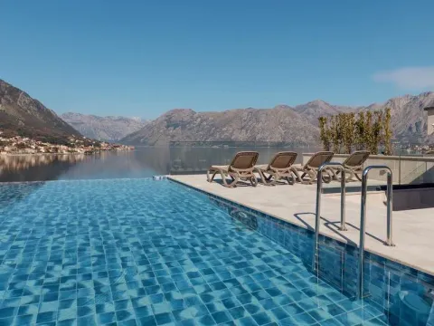 Sale, three bedroom apartment, 105m², Dobrota, Kotor - image 3