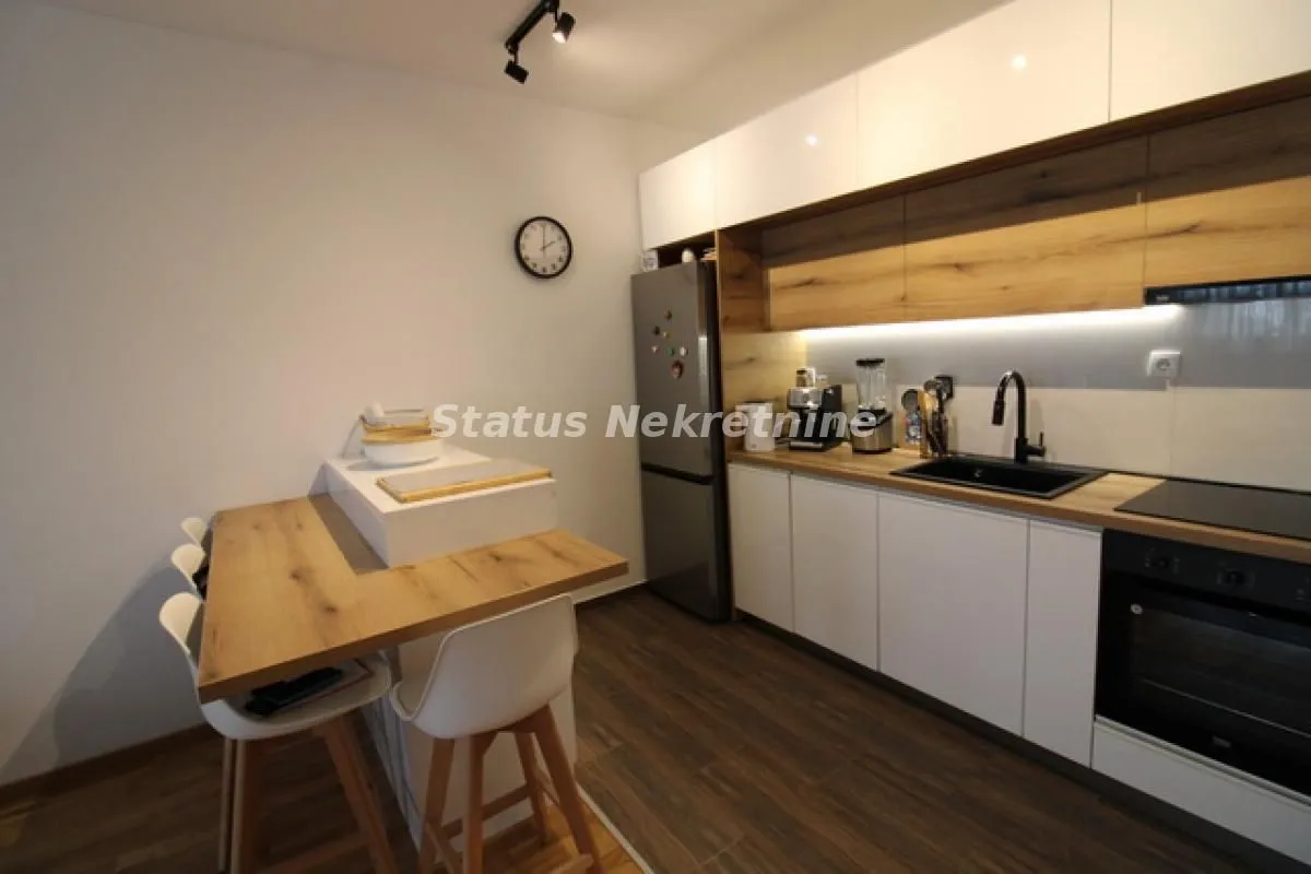 Prodaja, trosoban stan, 62m², Petrovaradin, Novi Sad
