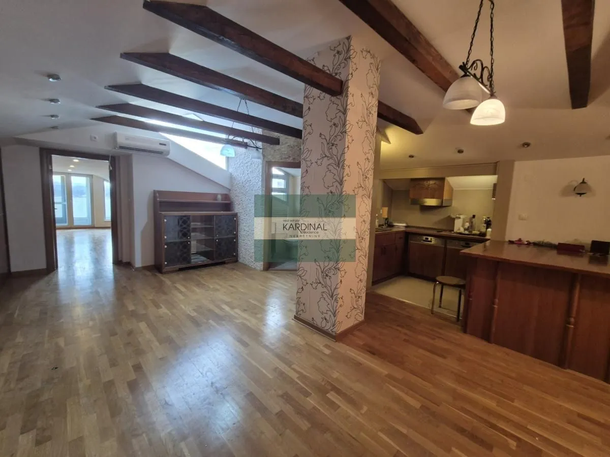 Prodaja, trosoban stan, 99m², Vašarište, Jagodina
