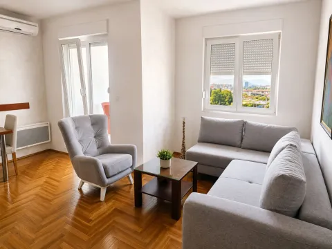 Rent, one bedroom apartment, 50m², Stari Aerodrom, Podgorica - image 3