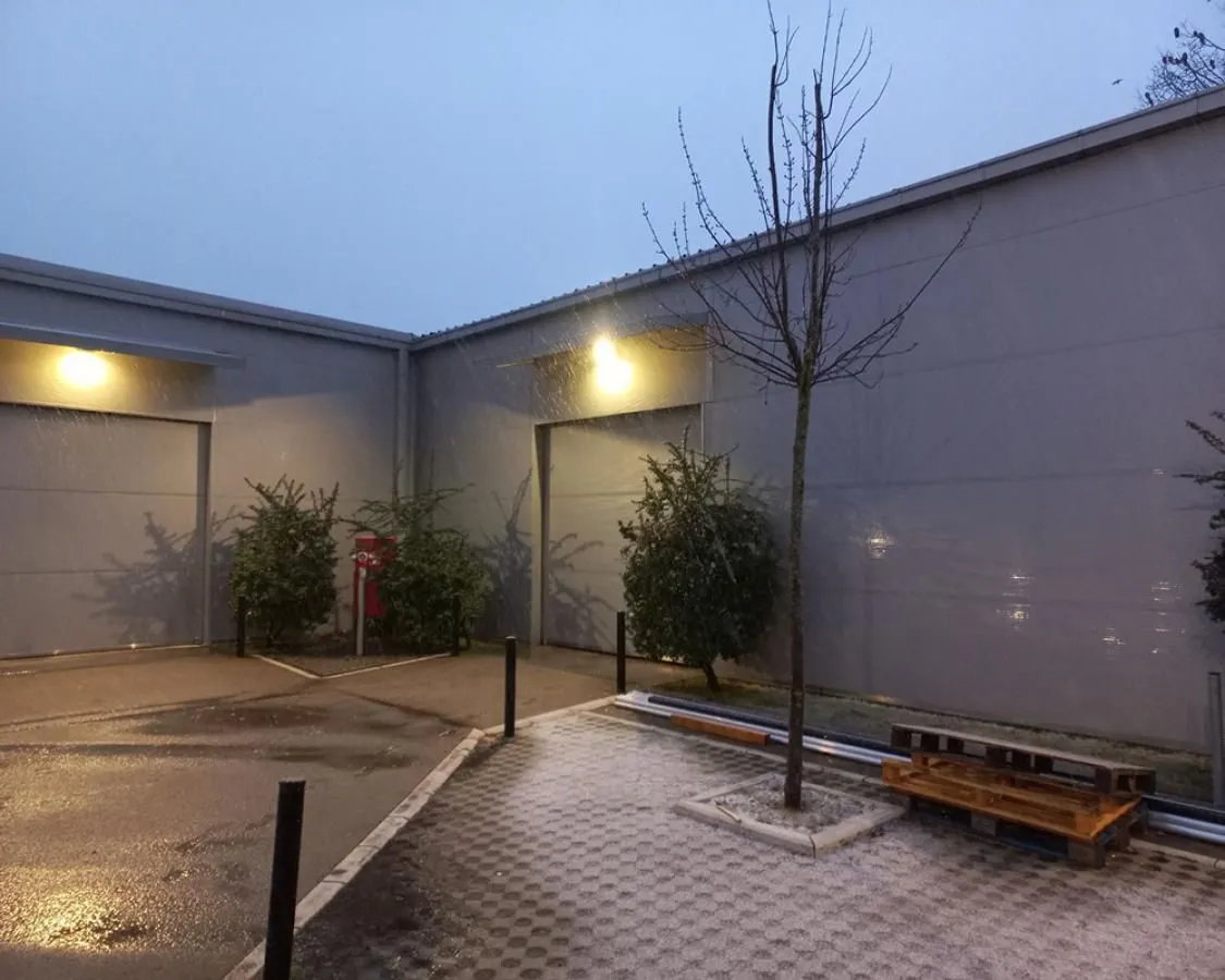 Rent, office space, 180m², Kneževac, Beograd