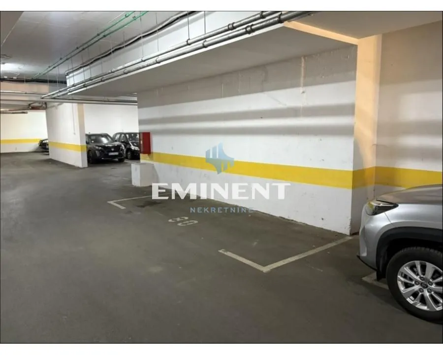 Izdavanje, dvosoban stan, 52m², Hala Pionir, Palilula Sve Podlokacije