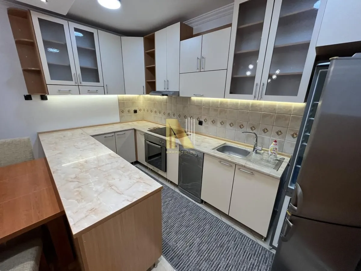 Izdavanje, trosoban stan, 69m², Bulevar Oslobodjenja, Novi Sad Sve Podlokacije
