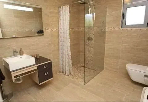 Izdavanje, kuća, 153m², Krimovica, Kotor - image 11