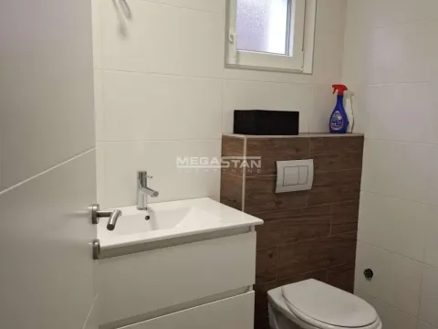 Izdavanje, kuća, 202m², Ledine, Beograd - image 13