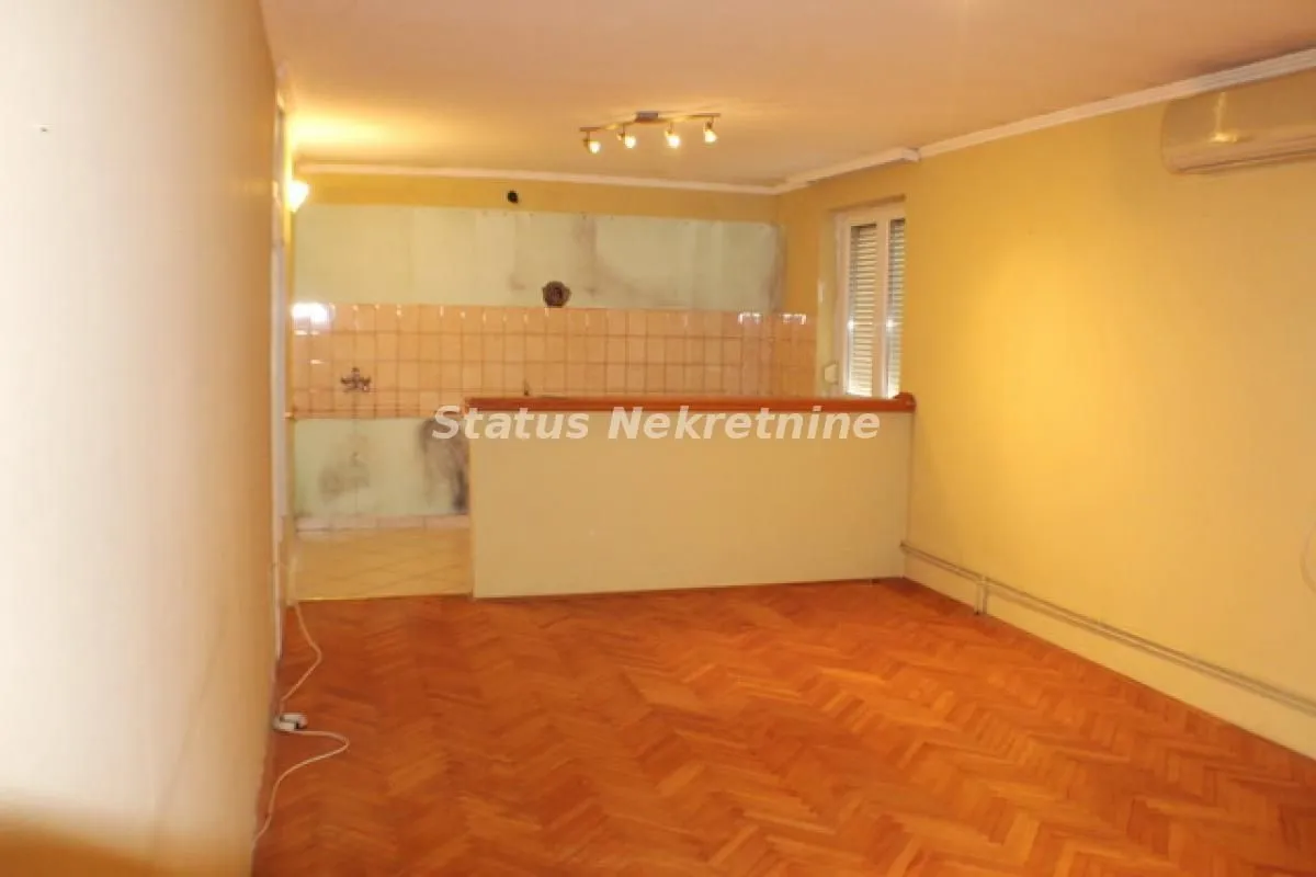Prodaja, kuća, 225m², Veternik, Novi Sad Sve Podlokacije