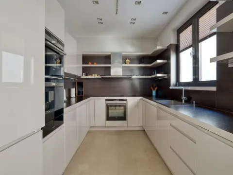 Prodaja, dvosoban stan, 131m², Rijeka Reževići, Budva - image 10