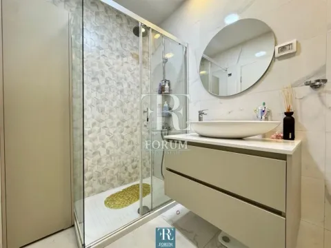 Prodaja, trosoban stan, 101m², Central Point, Podgorica - image 9