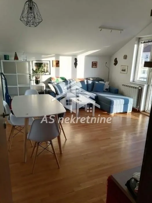 Rent, two bedroom apartment, 50m², Kalenić Pijaca, Vračar Sve Podlokacije