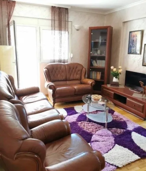 Izdavanje, dvosoban stan, 50m², Budva, Crna Gora