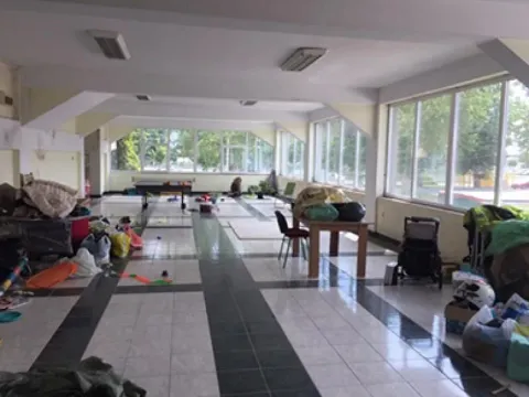 Izdavanje, poslovni prostor, 200m², Batajnica, Beograd