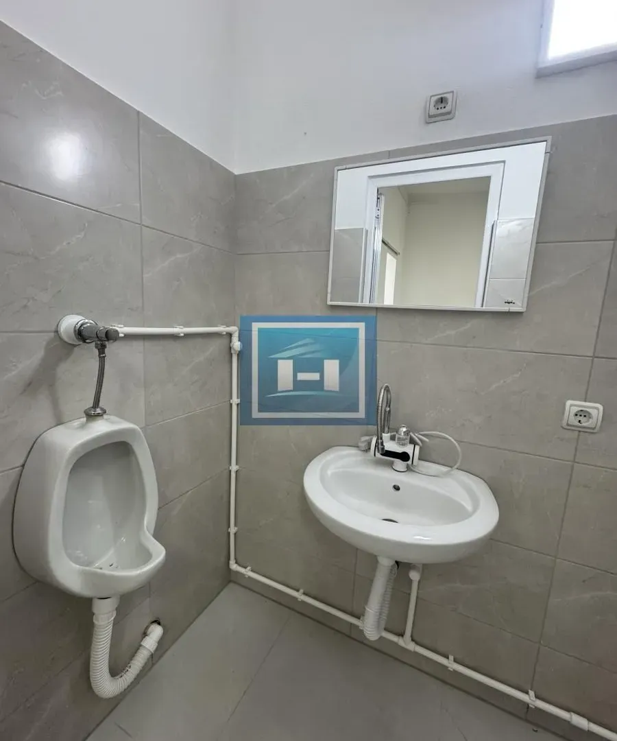 Rent, office space, 110m², Despotovac, Srbija