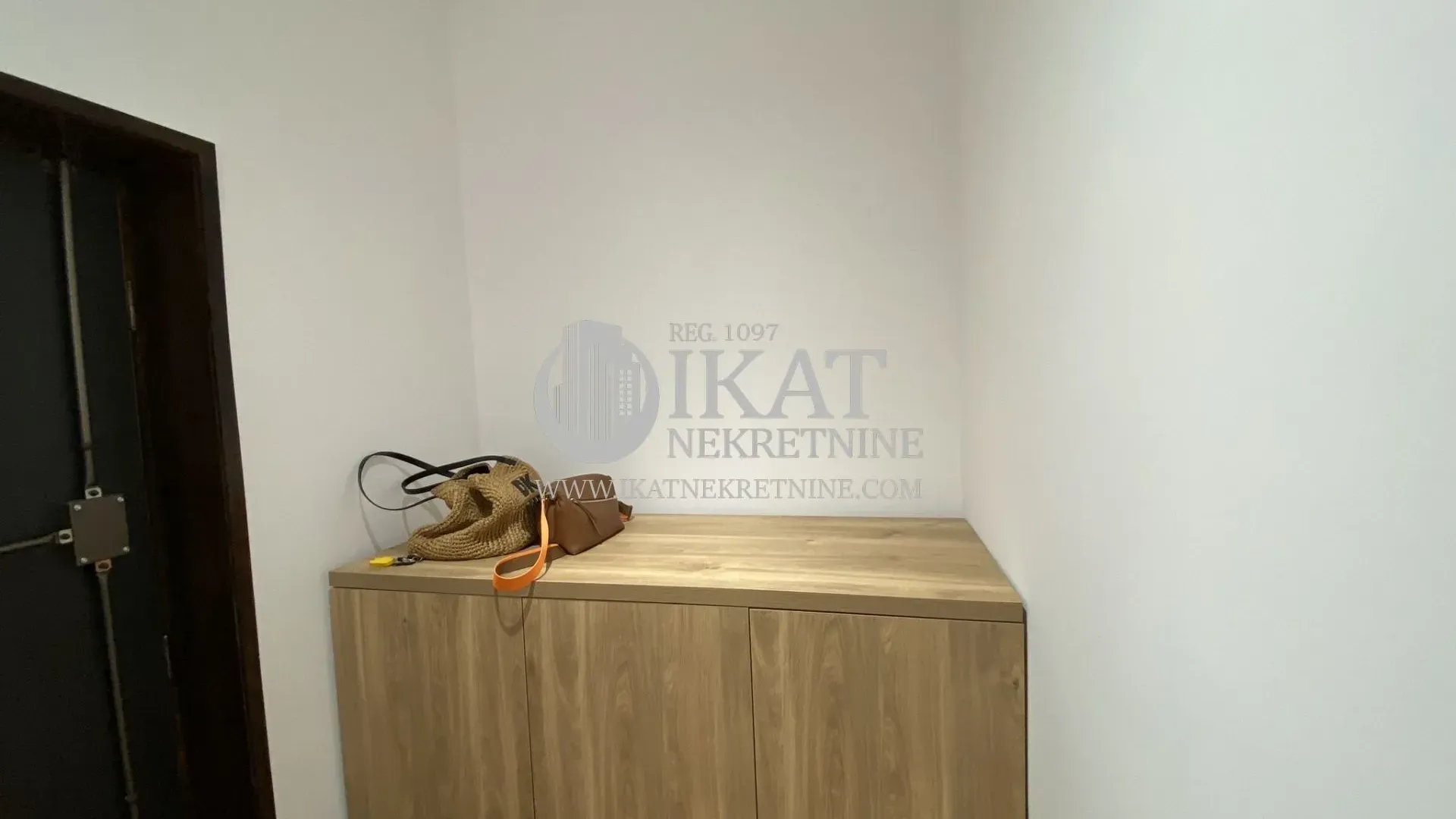 Rent, four bedroom apartment, 105m², Slavija, Vračar Sve Podlokacije