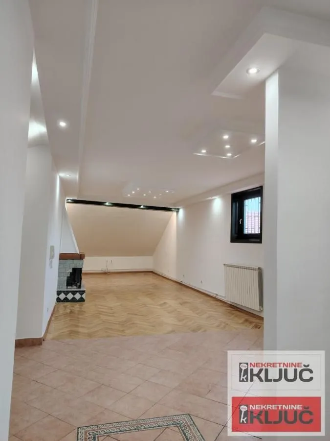Rent, house, 250m², Centar, Novi Sad