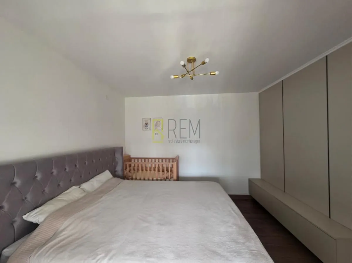 Prodaja, dvosoban stan, 77m², Blok 5, Podgorica