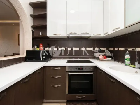 Izdavanje, dvosoban stan, 74m², Stara Varoš, Podgorica - image 11