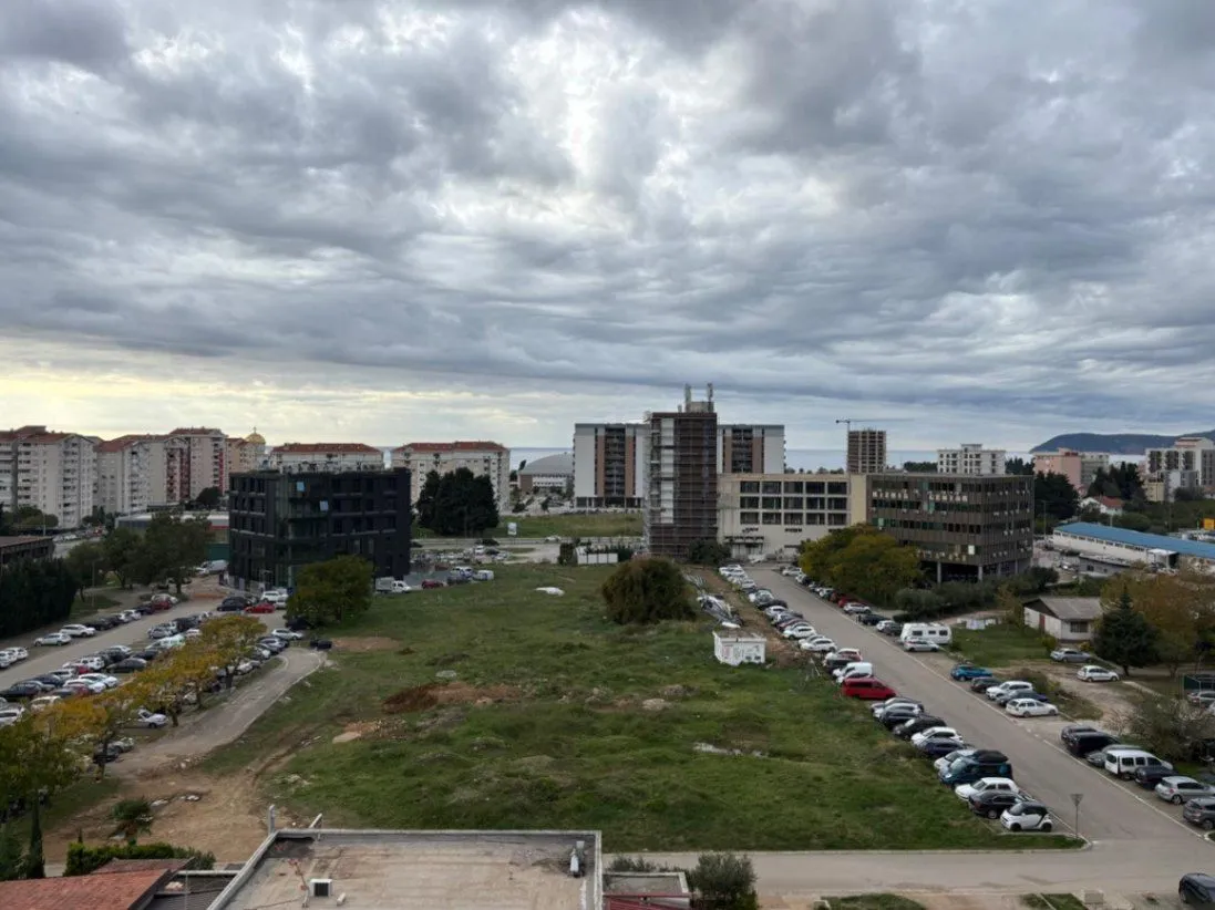 Izdavanje, dvosoban stan, 96m², Makedonsko naselje, Bar