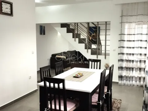 Izdavanje, stan, 70m², Tivat, Crna Gora - image 4