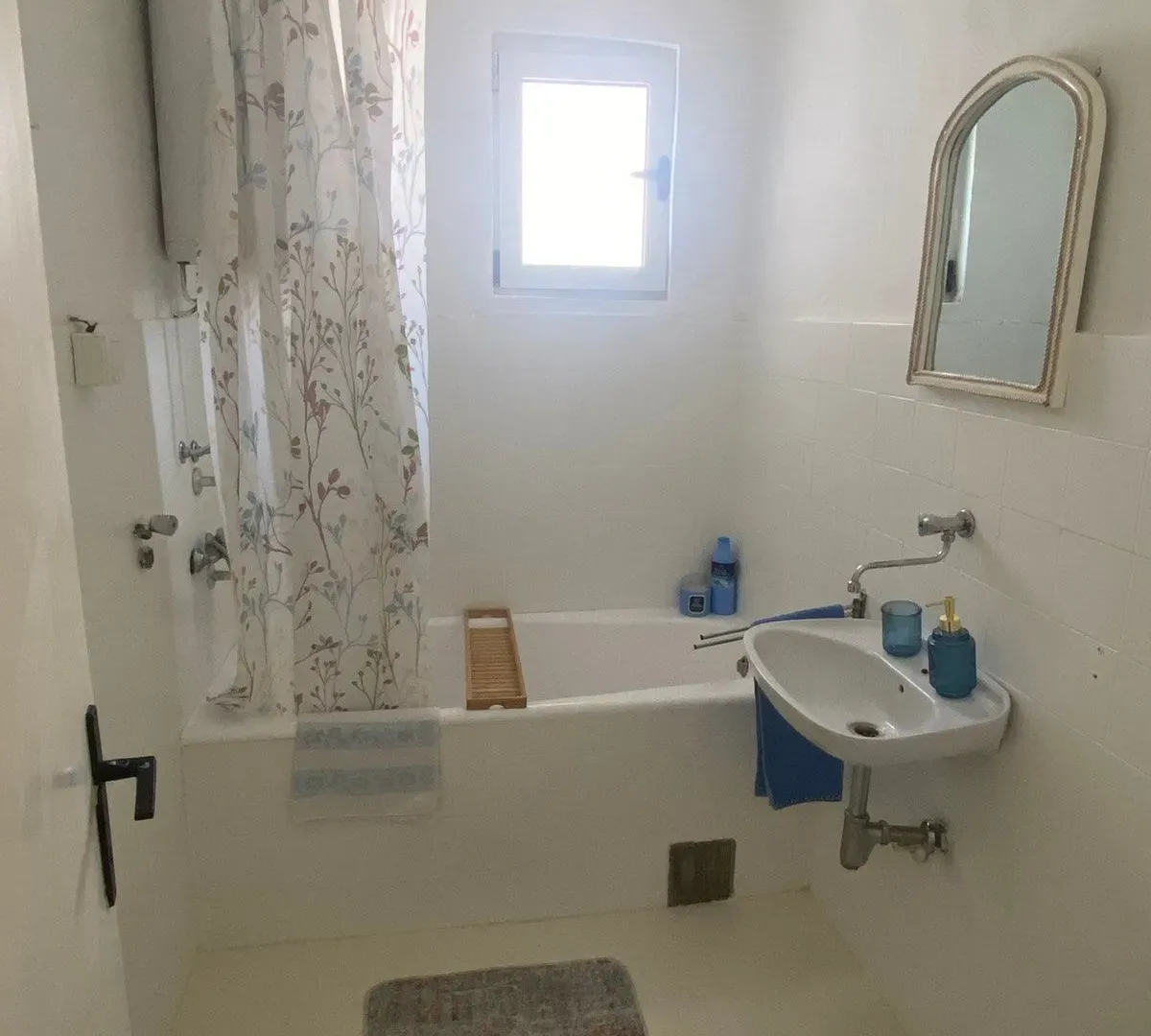 Izdavanje, dvosoban stan, 71m², Stari Aerodrom, Podgorica